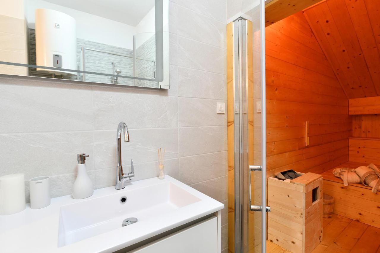 Apartment Rosenberger, Opatija Center With Parking ภายนอก รูปภาพ